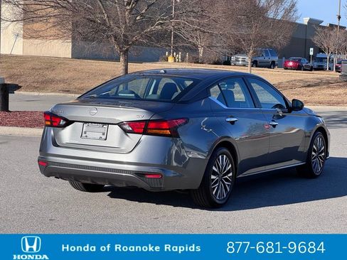 Used 2024 Nissan Altima 2.5 SV image 8