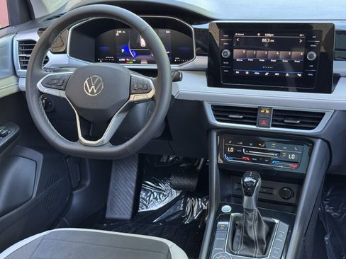 New 2026 Volkswagen Taos SE AWD/4WD image 17