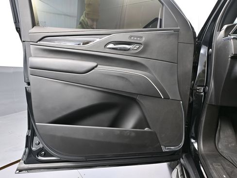 Used 2021 Cadillac Escalade Sport w/ LPO, Illumination Package AWD/4WD image 13