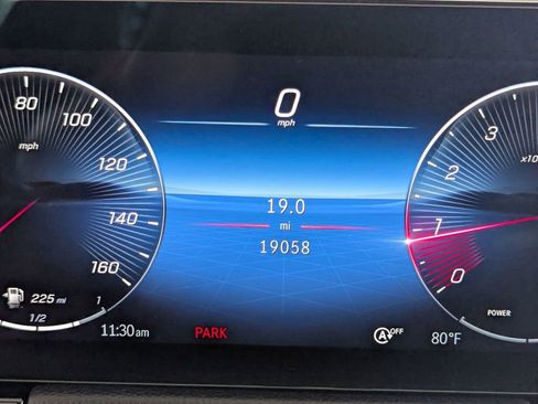 Used 2025 Mercedes-Benz GLA 250 image 16