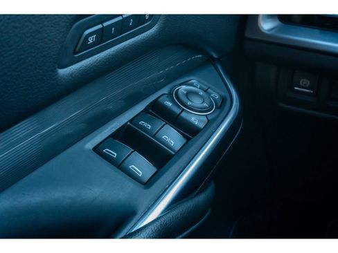 Used 2025 Cadillac XT4 Premium Luxury FWD image 27