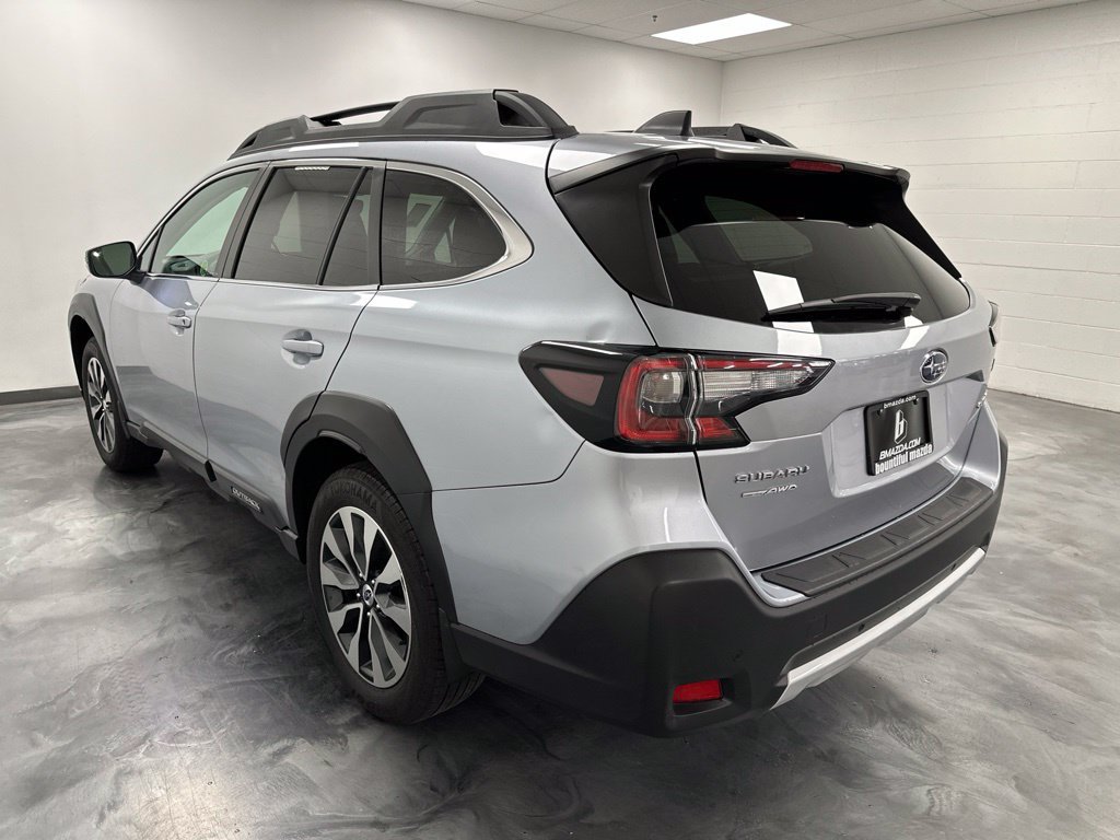 Used 2024 Subaru Outback Limited AWD/4WD image 11