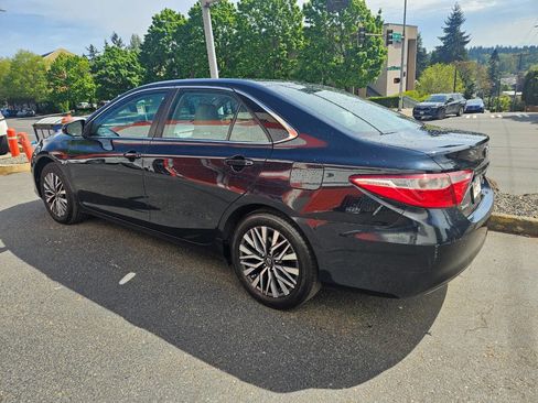 Used 2015 Toyota Camry LE FWD image 3