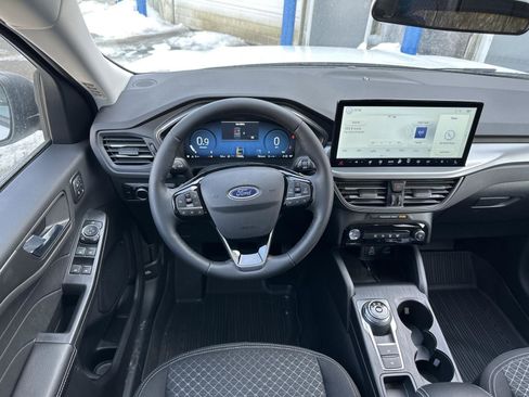 New 2025 Ford Escape PHEV image 9