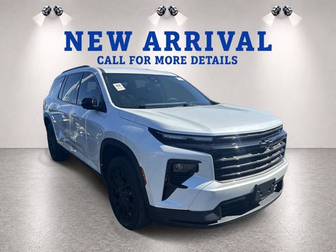 Used 2024 Chevrolet Traverse LT w/ Midnight/Sport Edition FWD image 4