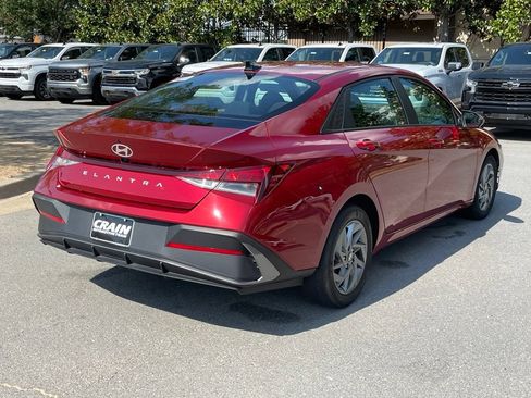 Used 2024 Hyundai Elantra SEL FWD image 7