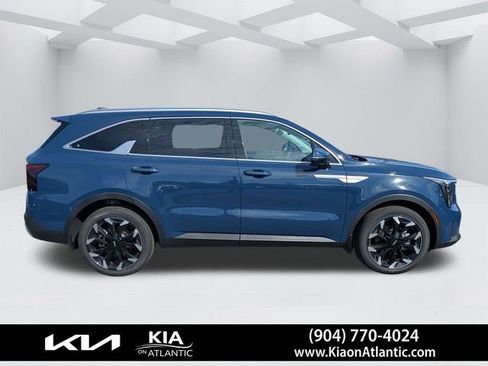 New 2026 Kia Sorento EX w/ EX Premium Package FWD image 2