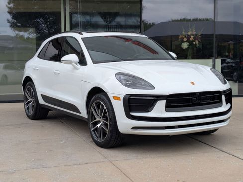 Certified 2026 Porsche Macan AWD/4WD image 7