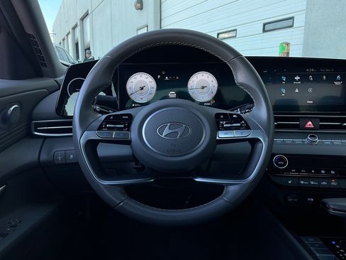 Used 2025 Hyundai Elantra SEL image 35