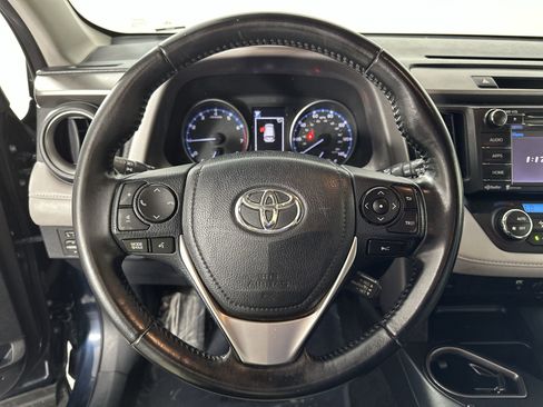 Used 2018 Toyota RAV4 XLE image 18
