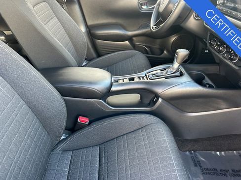 Certified 2025 Honda HR-V LX image 17