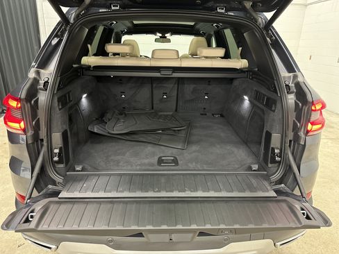 Used 2019 BMW X5 xDrive40i w/ Convenience Package AWD/4WD image 32