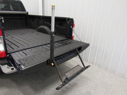 Used 2017 Ford F450 XLT w/ XLT Premium Package AWD/4WD image 19