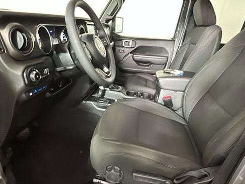 Used 2023 Jeep Wrangler Unlimited w/ Sun & Screen Package AWD/4WD image 11