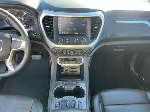 Used 2023 GMC Acadia SLT image 39