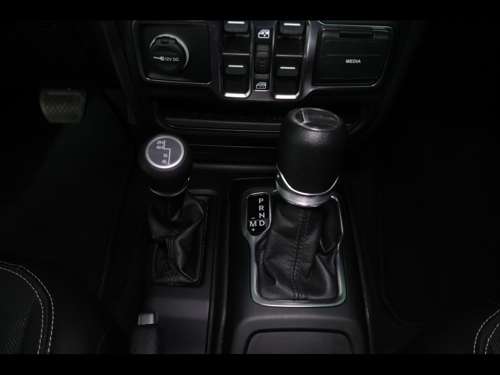 Used 2023 Jeep Gladiator Sport AWD/4WD image 11
