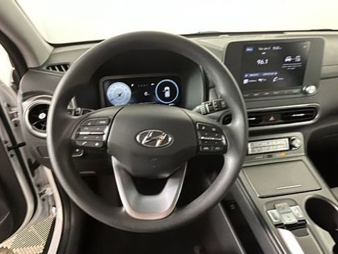 Used 2023 Hyundai Kona SE FWD image 15