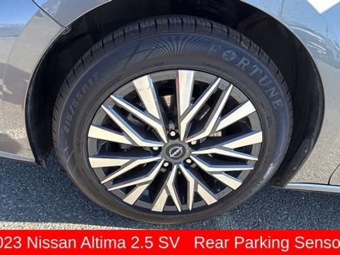 Used 2023 Nissan Altima 2.5 SV image 9