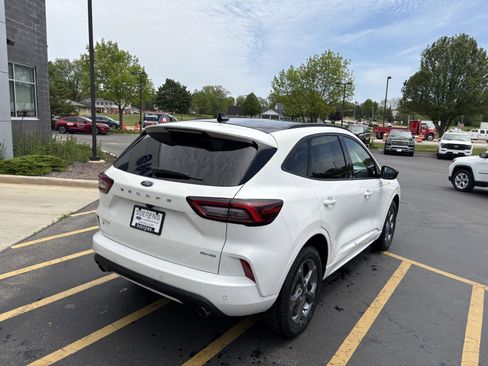 Used 2023 Ford Escape ST-Line w/ Tech Pack #1 AWD/4WD image 6