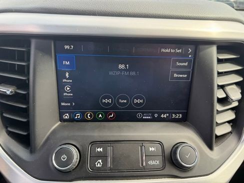 Used 2023 GMC Acadia SLT image 9