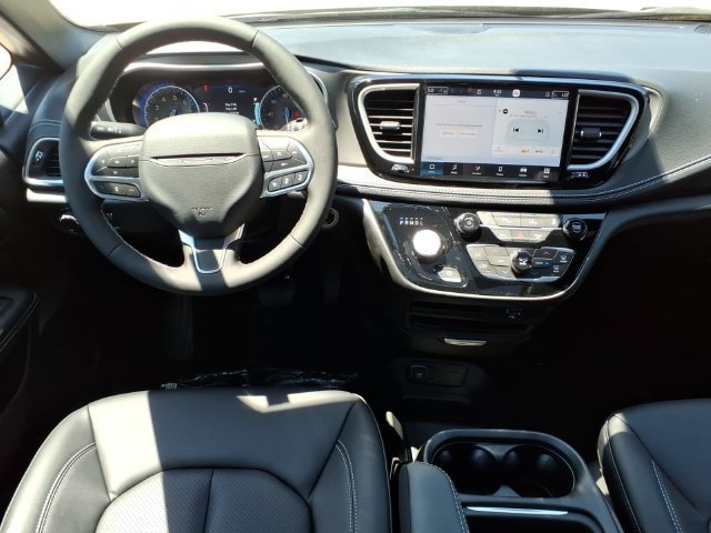 New 2027 Chrysler Pacifica Select FWD image 16