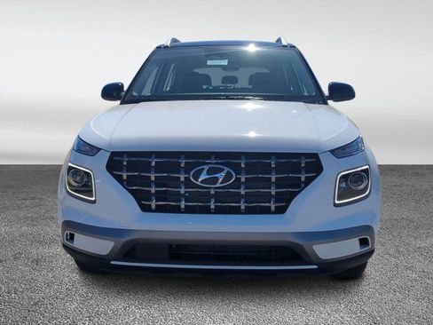 New 2025 Hyundai Venue Limited image 8