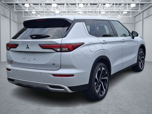 Used 2024 Mitsubishi Outlander SE AWD/4WD image 5