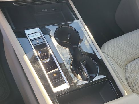 Used 2024 Volkswagen Atlas SE FWD image 26