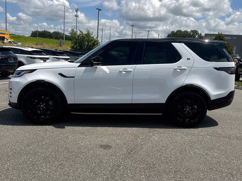 New 2025 Land Rover Discovery Dynamic SE image 2