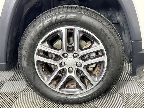 Used 2017 Jeep Compass Latitude w/ Popular Equipment Group image 31