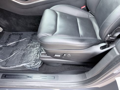 Used 2023 Tesla Model X image 22