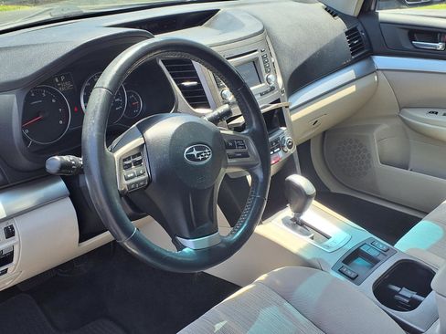 Used 2014 Subaru Outback 2.5i Premium AWD/4WD image 4