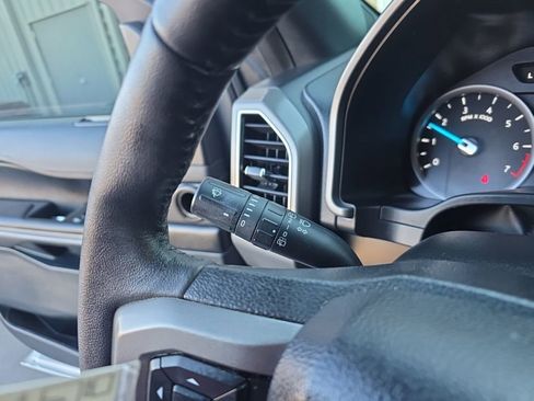 Used 2021 Ford Expedition XLT image 15