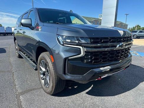 Used 2021 Chevrolet Suburban Z71 AWD/4WD image 2