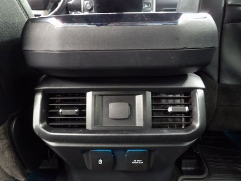 Used 2022 Ford F150 Lariat image 12