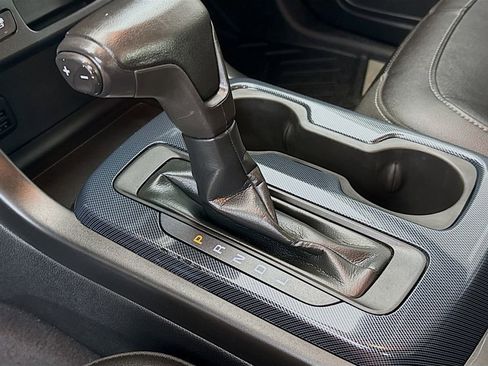 Used 2019 Chevrolet Colorado Z71 w/ Z71 Midnight Edition AWD/4WD image 16