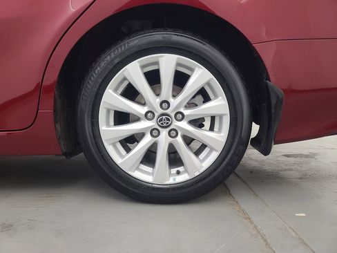 Used 2020 Toyota Camry LE image 11