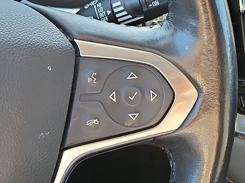 Used 2021 Chevrolet Traverse Premier FWD image 23