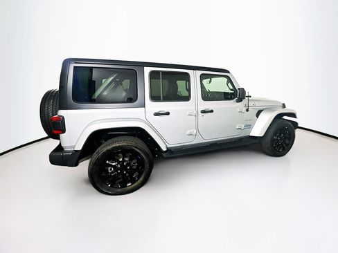 Used 2023 Jeep Wrangler Unlimited Sahara AWD/4WD image 10