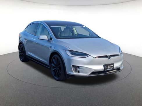 Used 2018 Tesla Model X 75D AWD/4WD image 3