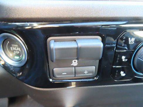 Certified 2025 Chevrolet Silverado 1500 High Country w/ Technology Package image 35