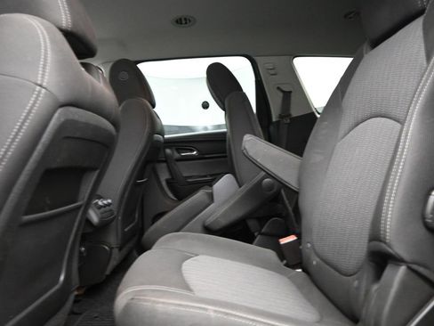Used 2017 Chevrolet Traverse LT w/ Style and Technology Package image 13