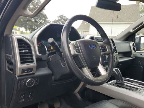 Used 2020 Ford F150 Lariat w/ Equipment Group 502A Luxury AWD/4WD image 12