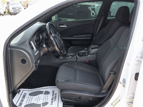 Used 2019 Dodge Charger SXT image 16