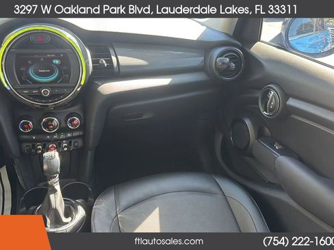 Used 2015 MINI Cooper 4-Door Hardtop image 29