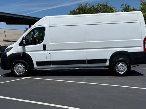 Used 2026 RAM ProMaster 2500 w/ Convenience Group FWD image 12