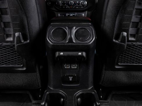 Used 2023 Jeep Wrangler Unlimited Rubicon w/ Steel Bumper Group image 32