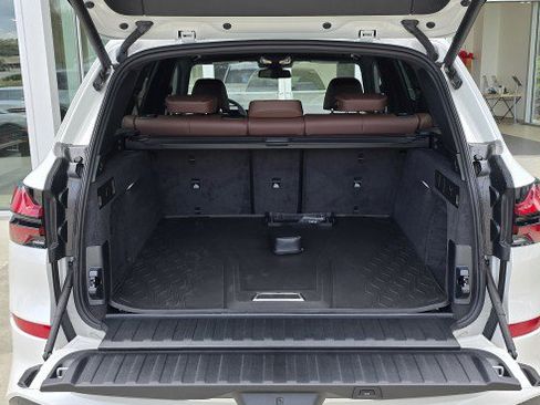 New 2026 BMW X5 xDrive40i w/ M Sport Package image 24