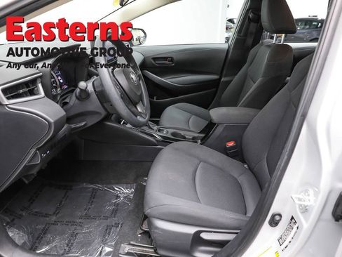 Used 2022 Toyota Corolla LE FWD image 14