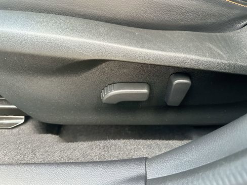 Used 2023 Subaru Crosstrek 2.5i Limited w/ Popular Package #4 image 19